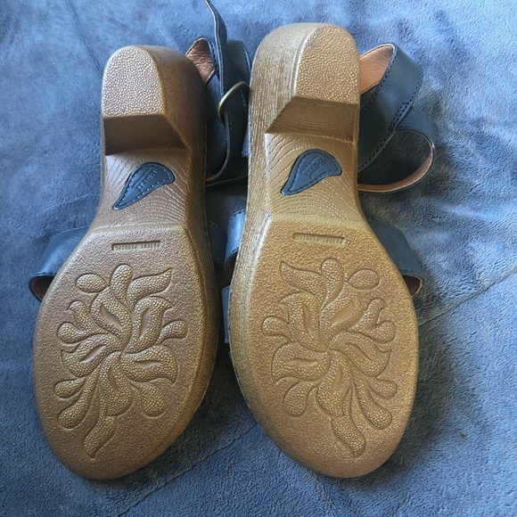 Born Sandals - Picture 3 of 6